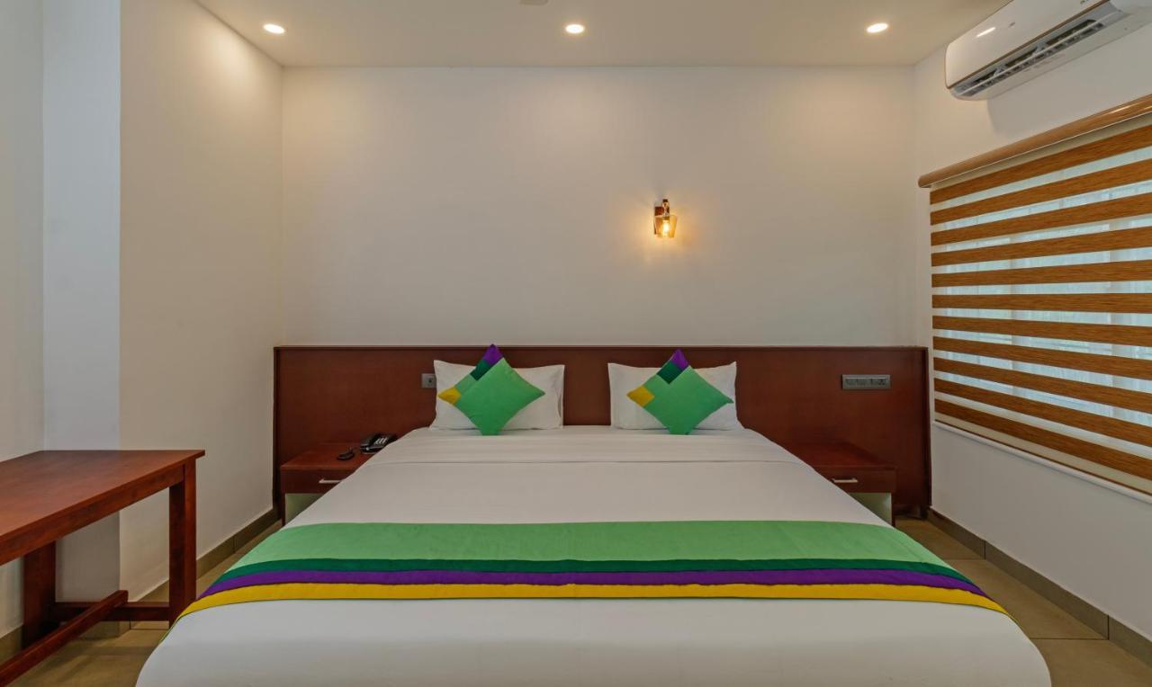 Treebo Amigos Residency Cochin Airport Hotel Kochi ภายนอก รูปภาพ