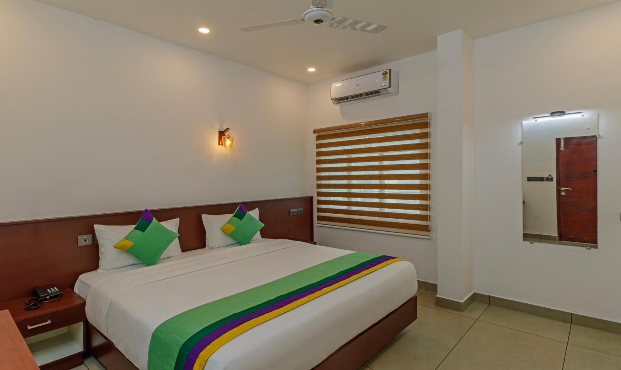 Treebo Amigos Residency Cochin Airport Hotel Kochi ภายนอก รูปภาพ