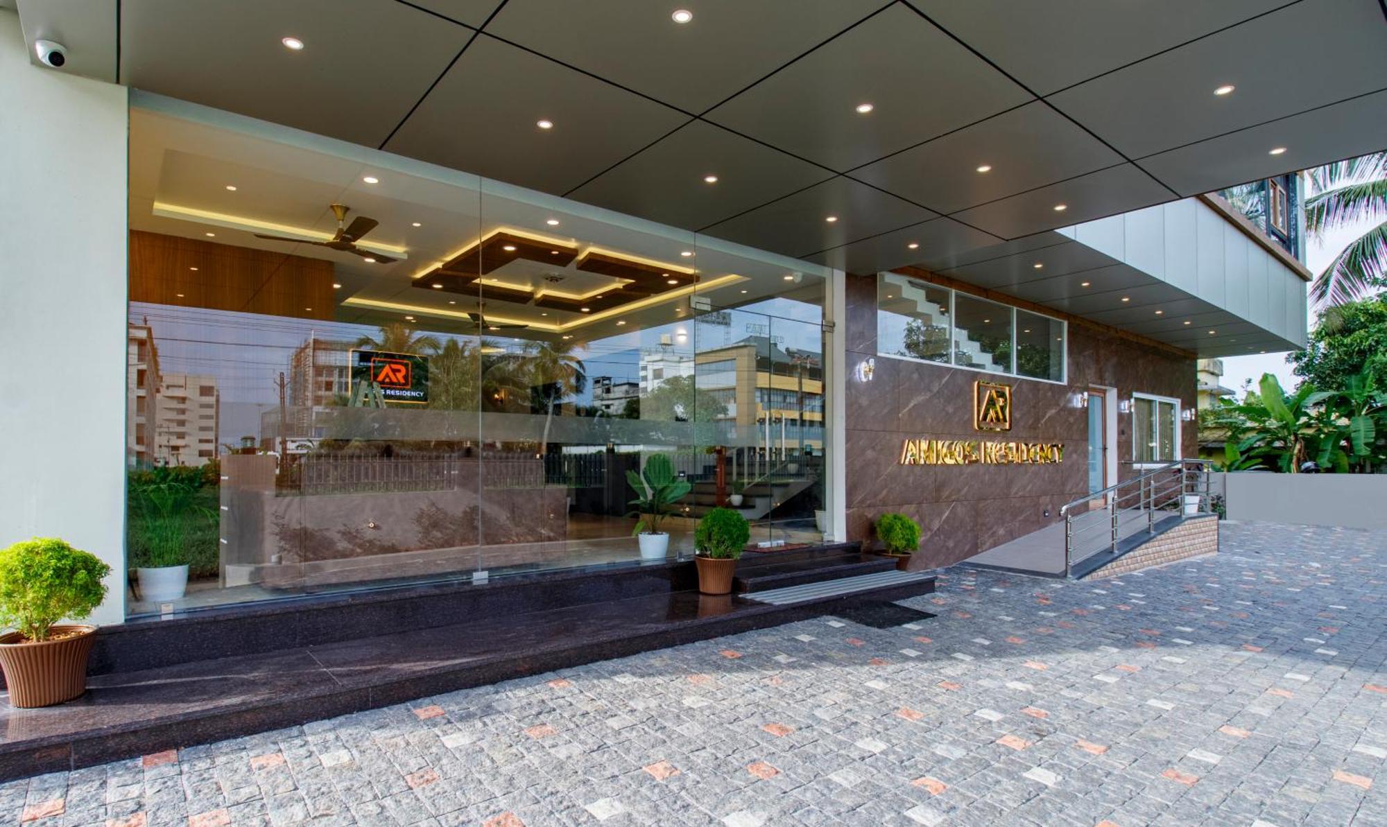 Treebo Amigos Residency Cochin Airport Hotel Kochi ภายนอก รูปภาพ