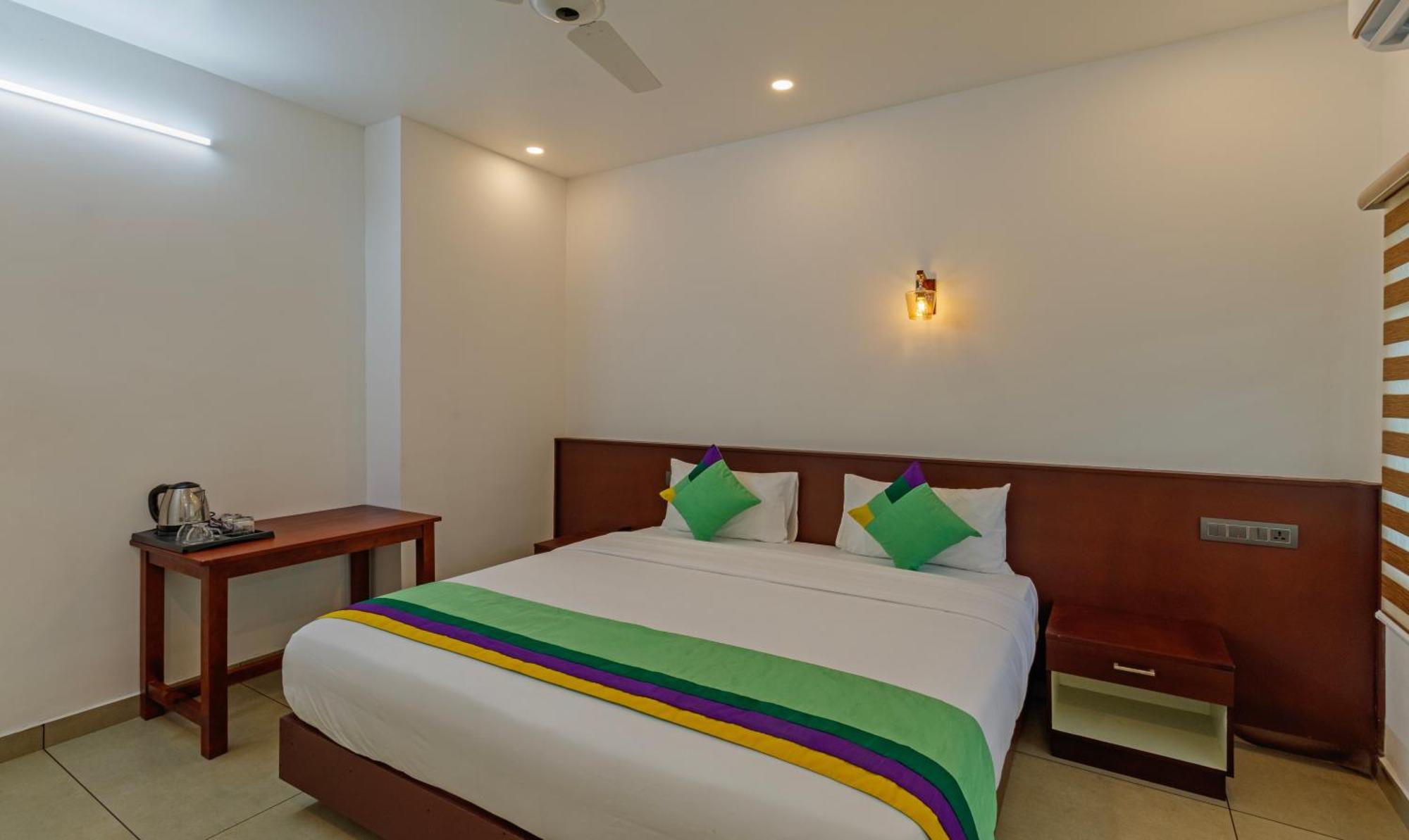 Treebo Amigos Residency Cochin Airport Hotel Kochi ภายนอก รูปภาพ