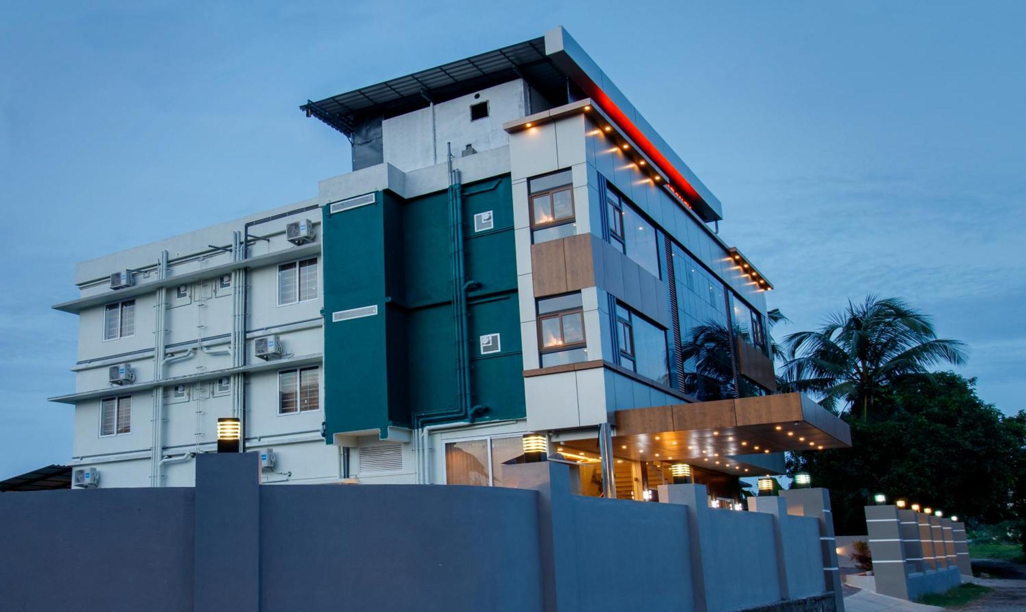Treebo Amigos Residency Cochin Airport Hotel Kochi ภายนอก รูปภาพ